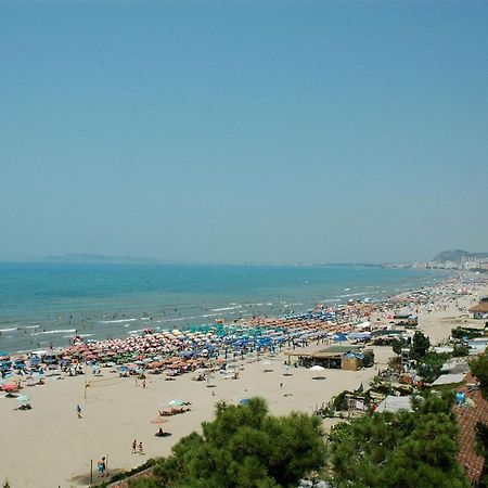 Vela Hotel Restaurant Golem  Dış mekan fotoğraf