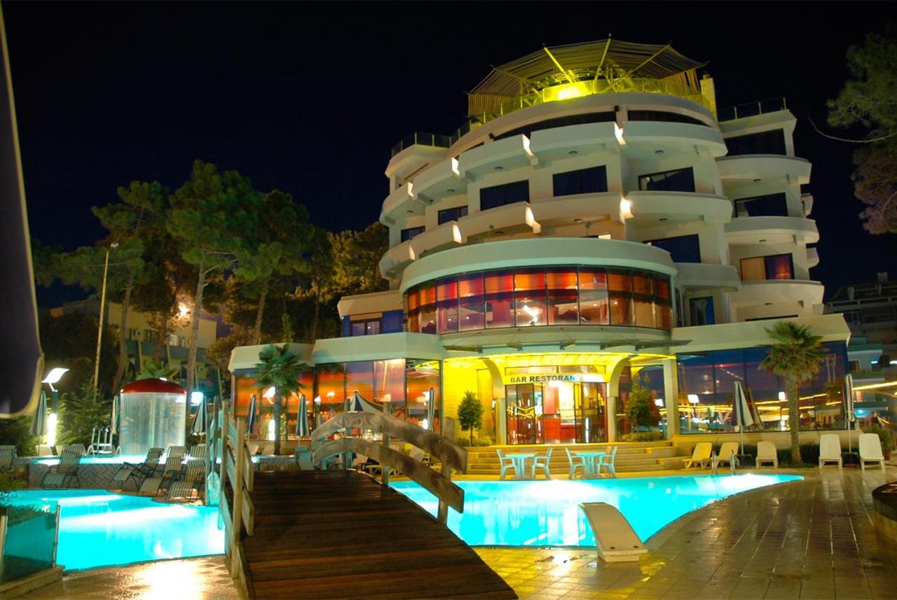 Vela Hotel Restaurant Golem  Dış mekan fotoğraf