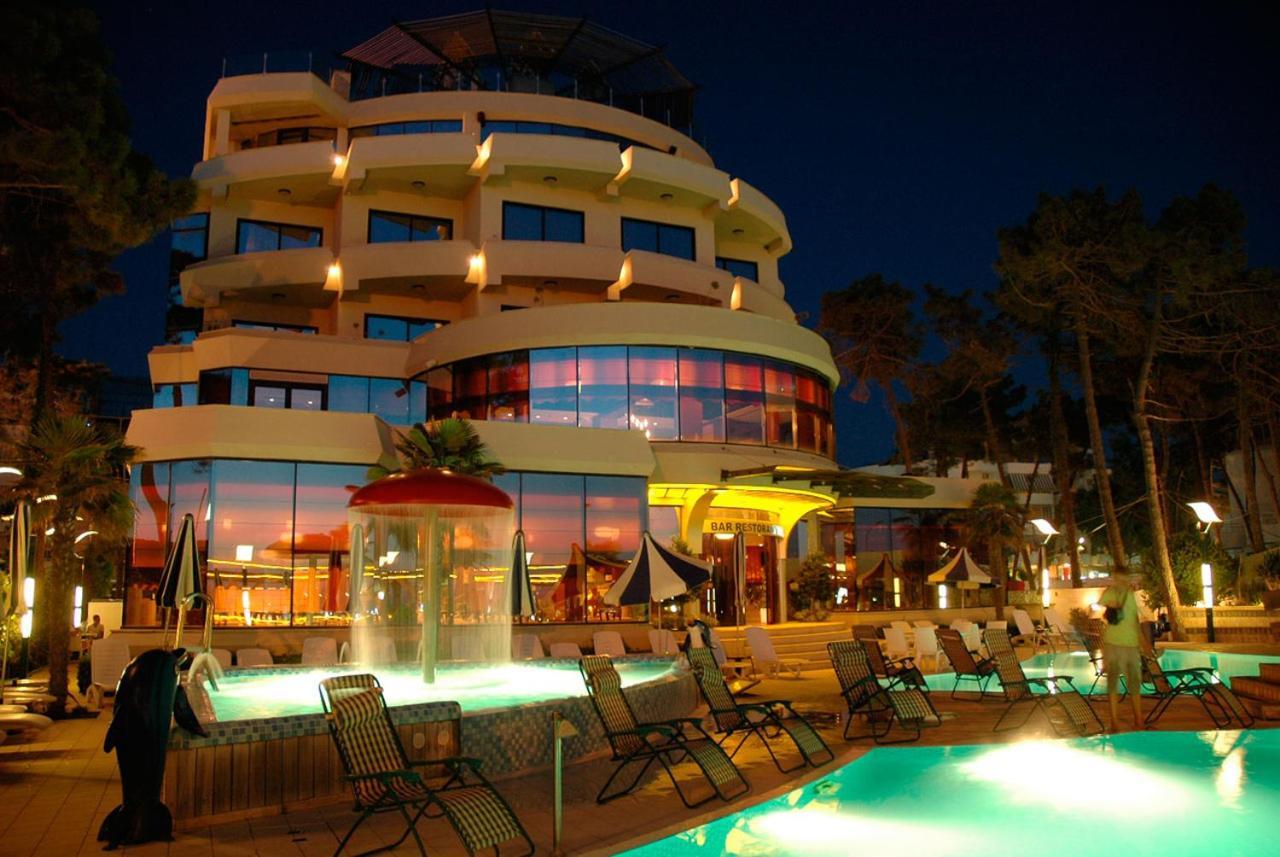 Vela Hotel Restaurant Golem  Dış mekan fotoğraf