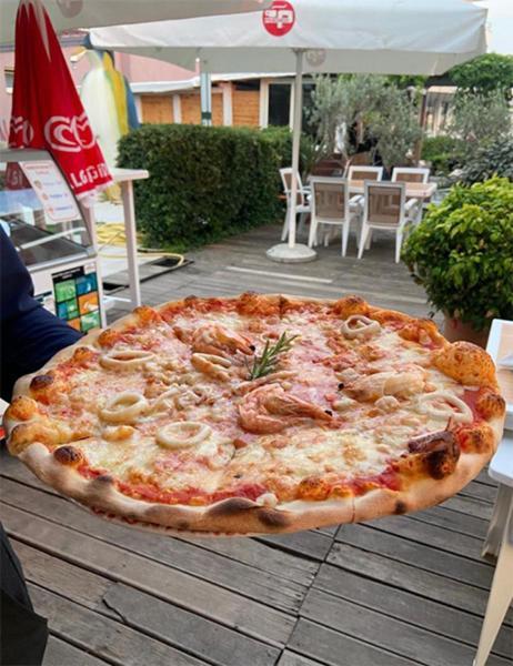 Vela Hotel Restaurant Golem  Dış mekan fotoğraf