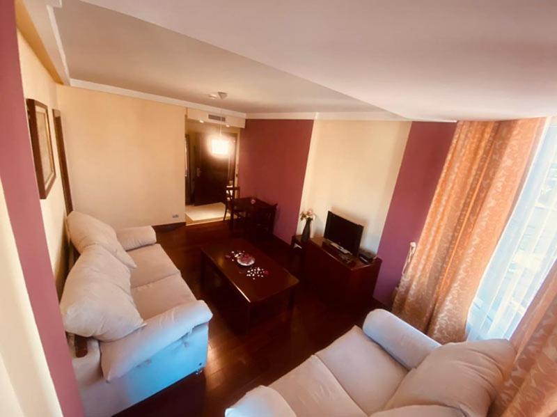 Vela Hotel Restaurant Golem  Dış mekan fotoğraf